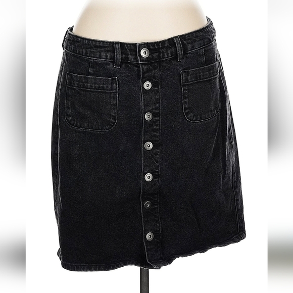 torrid Dresses & Skirts - 💥Sale💥Torrid Charcoal Button-Front Denim Skirt